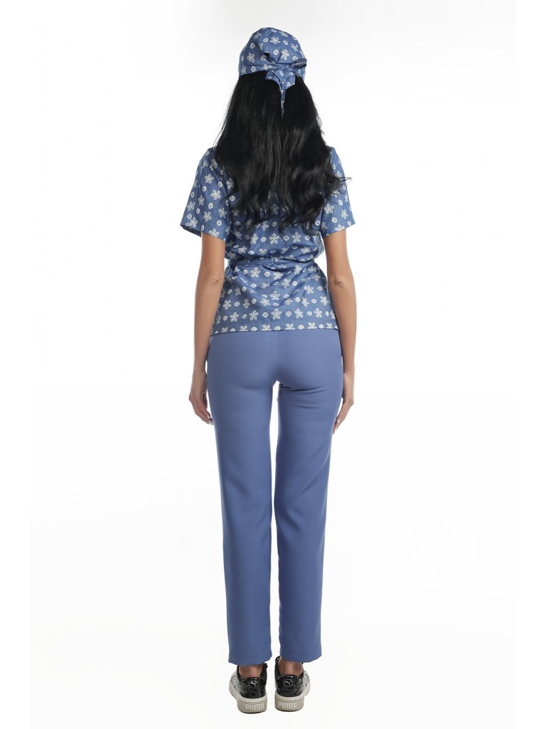 Costum medical dama, Laura Olteanu, bluza-pantalon-bandana, bleu cu alb