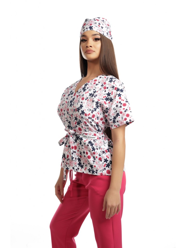 Costum medical dama, Laura Olteanu, bluza-pantalon-bandana, multicolor