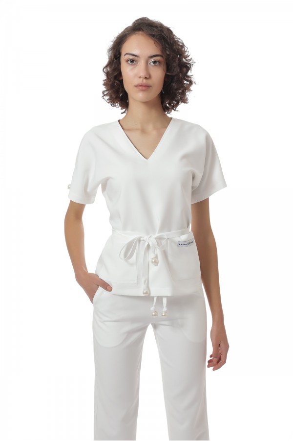 Uniforma medicala dama, Laura Olteanu, bluza-pantalon, alb