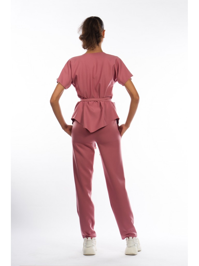      Uniforma medicala dama, Laura Olteanu, bluza petrecuta-pantaloni, roz prafuit